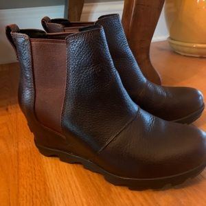 Sorel wedge booty
